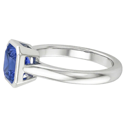 Solitario per donne. Set di lunette da 1 carato. anello con zaffiro blu naturale e oro bianco 14K