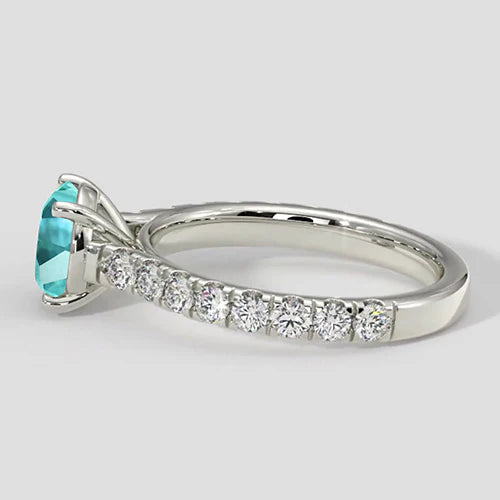 Solitario in tormalina Paraiba con fascia in pavé di diamanti