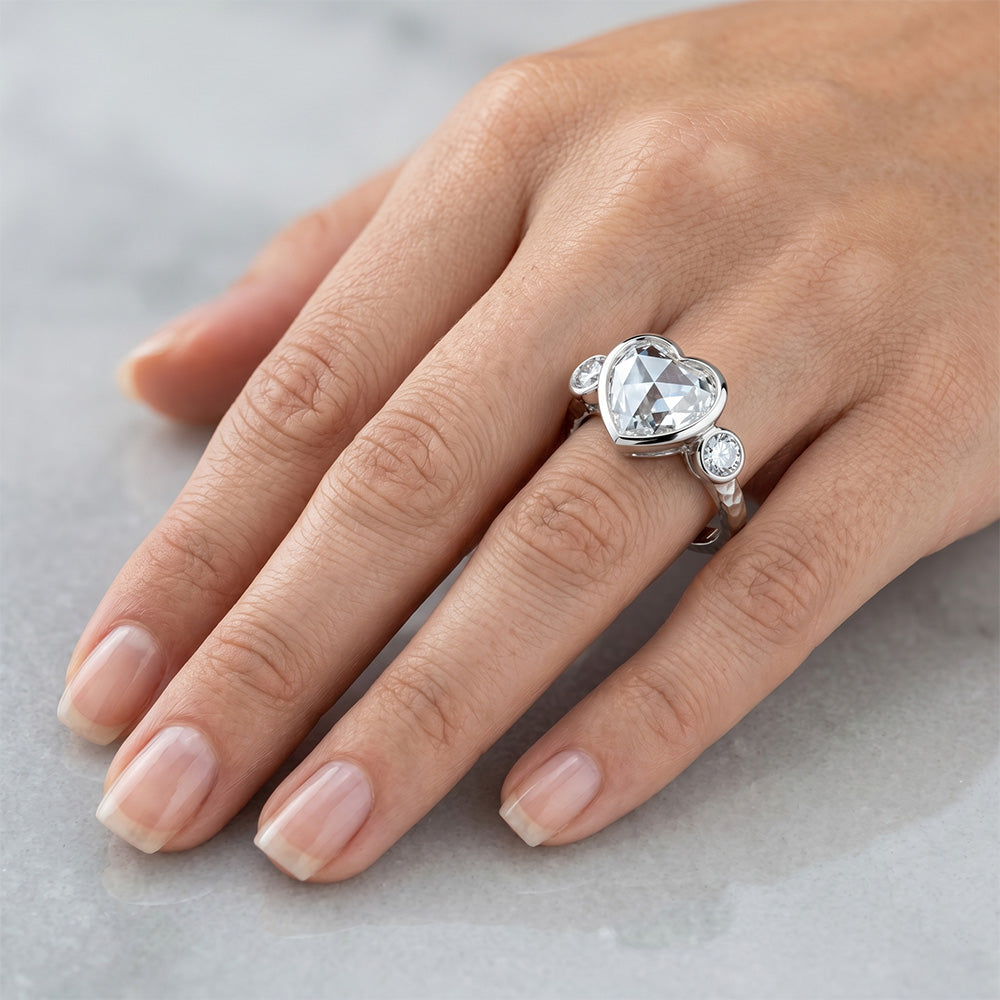 Taglio Rosa Antico Diamante Anello Trilogy 2 carati – Oro Bianco