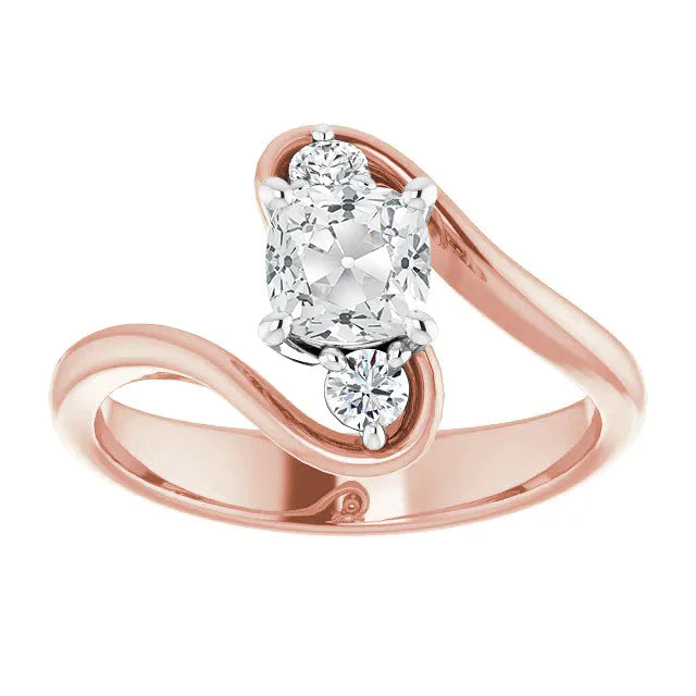Diamante Taglio Cushion Anello Tre Pietre in Oro Due Toni 14K – vista principale