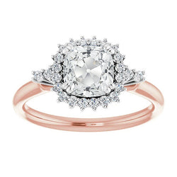 Diamante taglio Cuscino Anello con Pavé Halo 7,50 carati – Oro