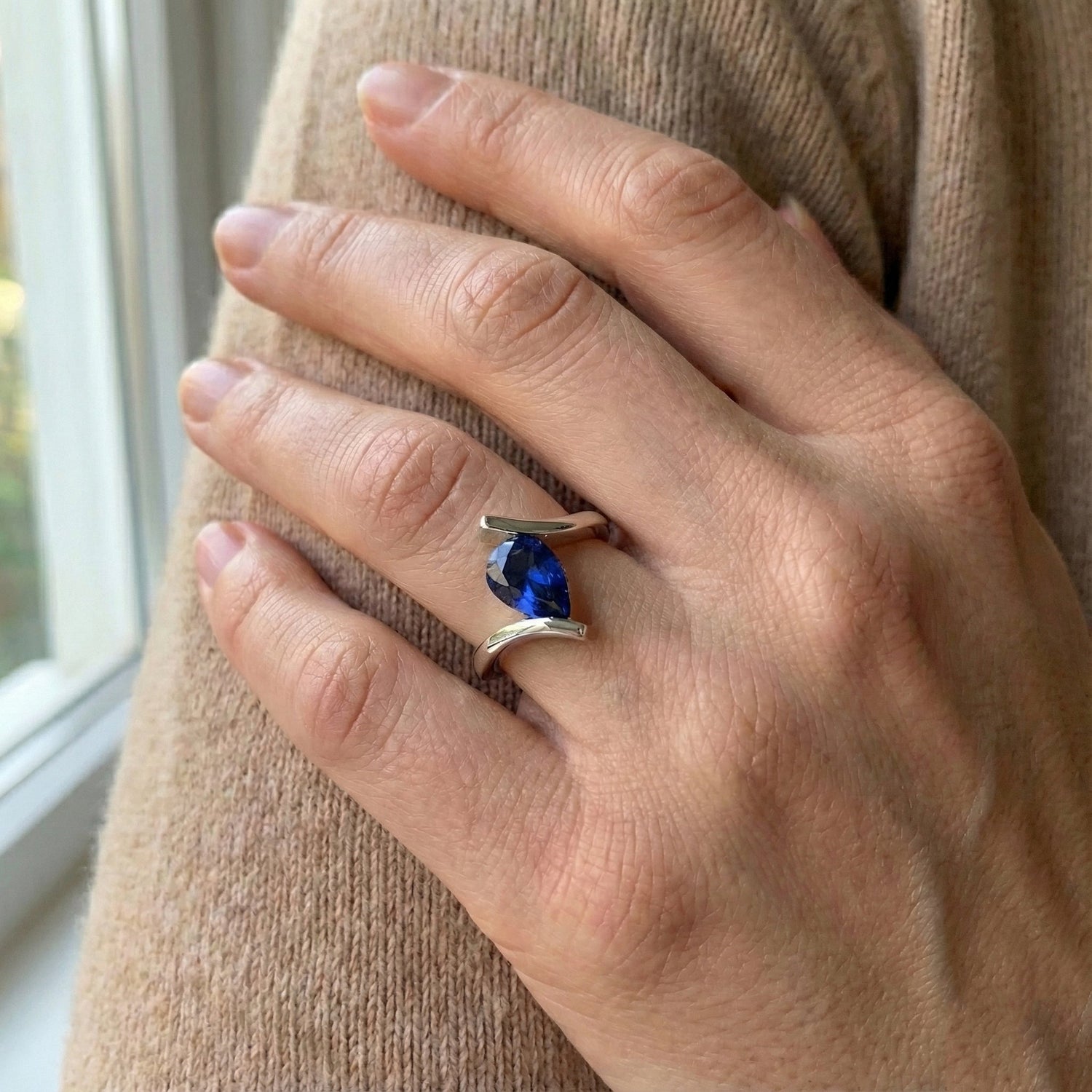Zaffiro Blu Fiordaliso Anello Pietra Colorata 1,50-carati Oro Bianco 14K – vista dall'alto