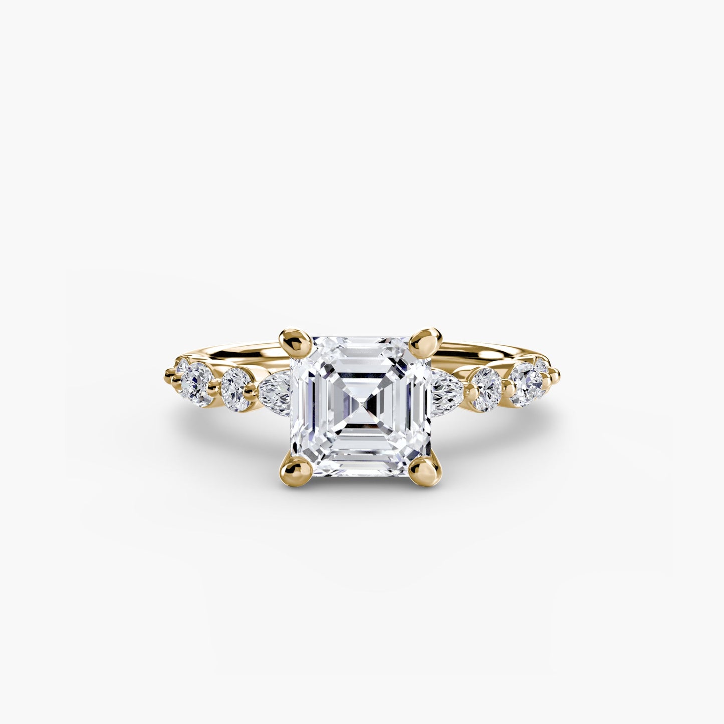 Setting Gold con Diamante Fine – primo piano