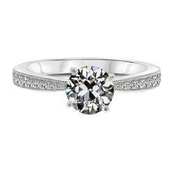 Lussuoso Anello Solitario con Accenti con Diamante Affusolato