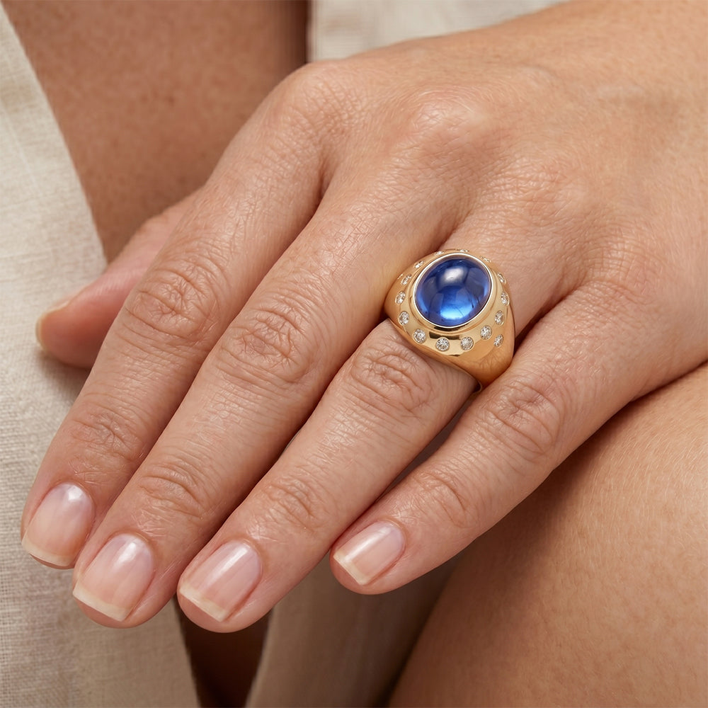 Zaffiro Blu Anello con Gemma – Taglio Cabochon 5 carati Oro