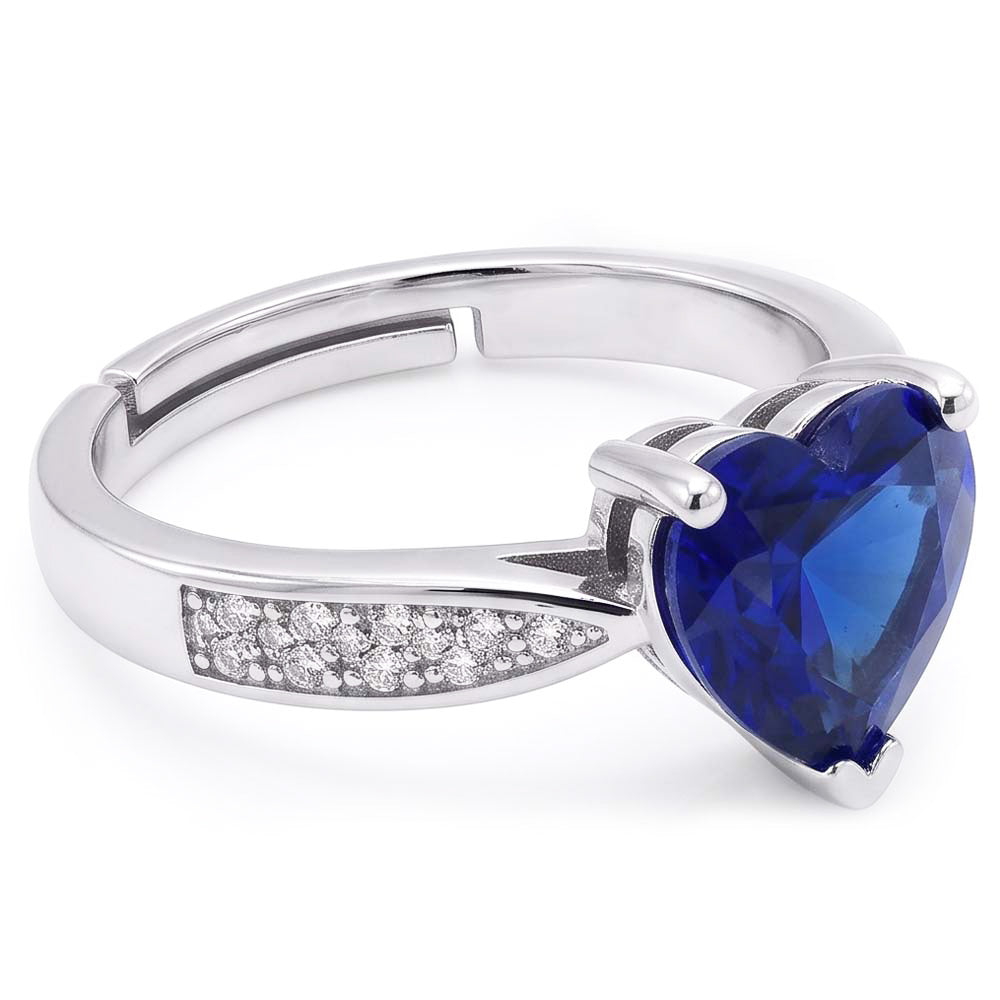 anello a cuore con diamanti a gambo affusolato in zaffiro blu da 2 carati