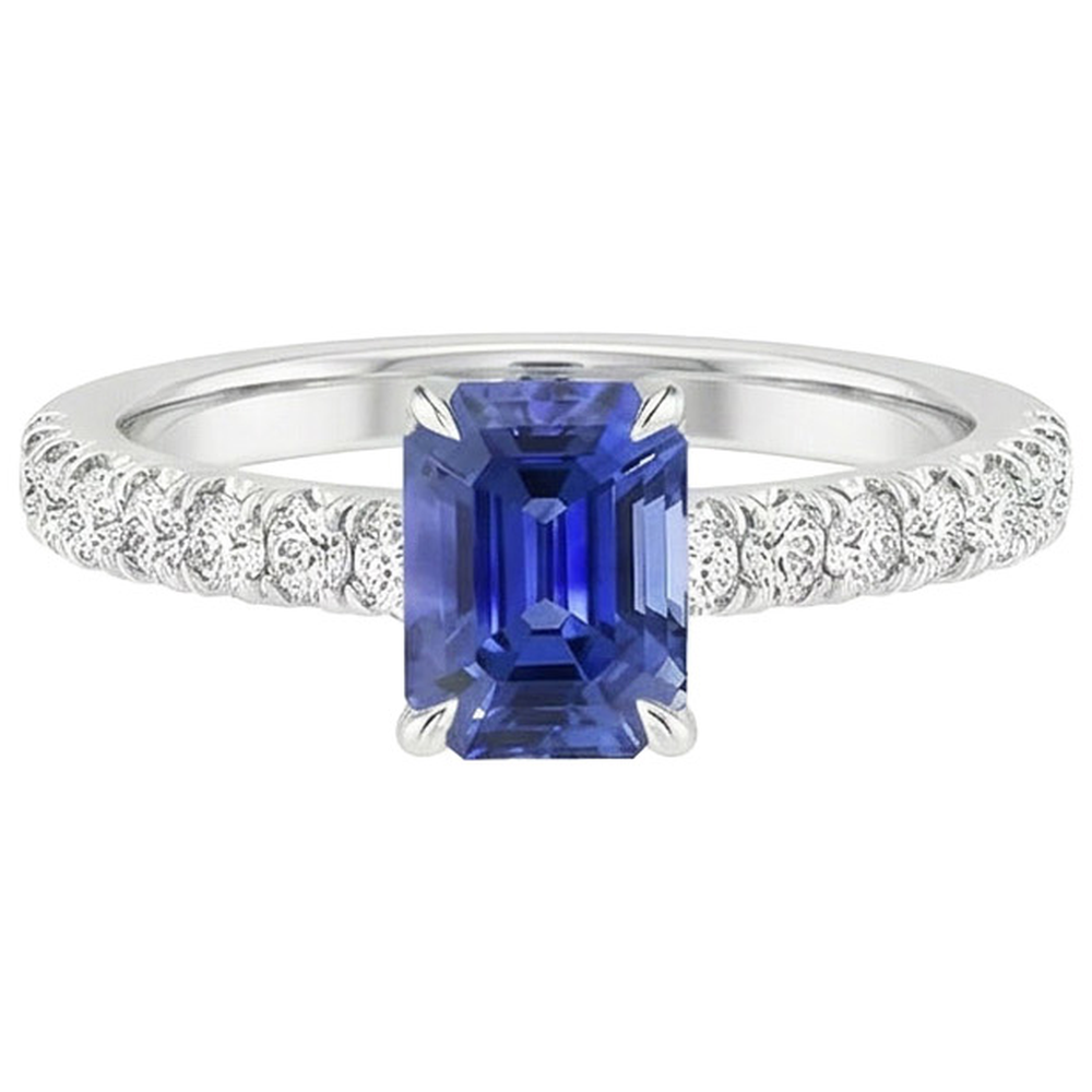 anello con zaffiro Smeraldo Ceylon 4,25 carati e Pavé di diamanti in oro bianco 14K