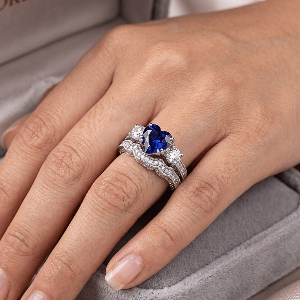 anello di fidanzamento vecchio stile 3,50 carati cuore zaffiro blu e diamante