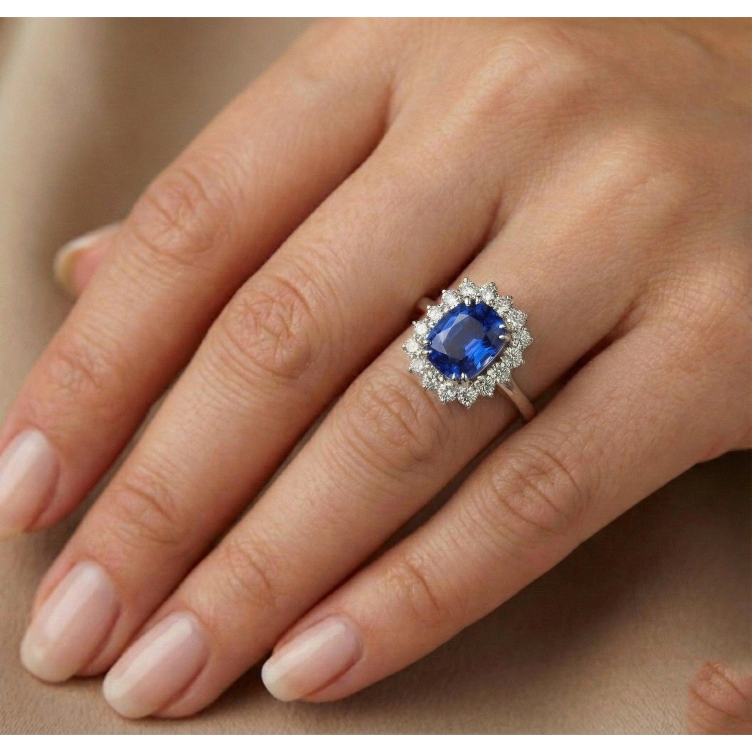 vero round diamante 3.75carati anello su bianco