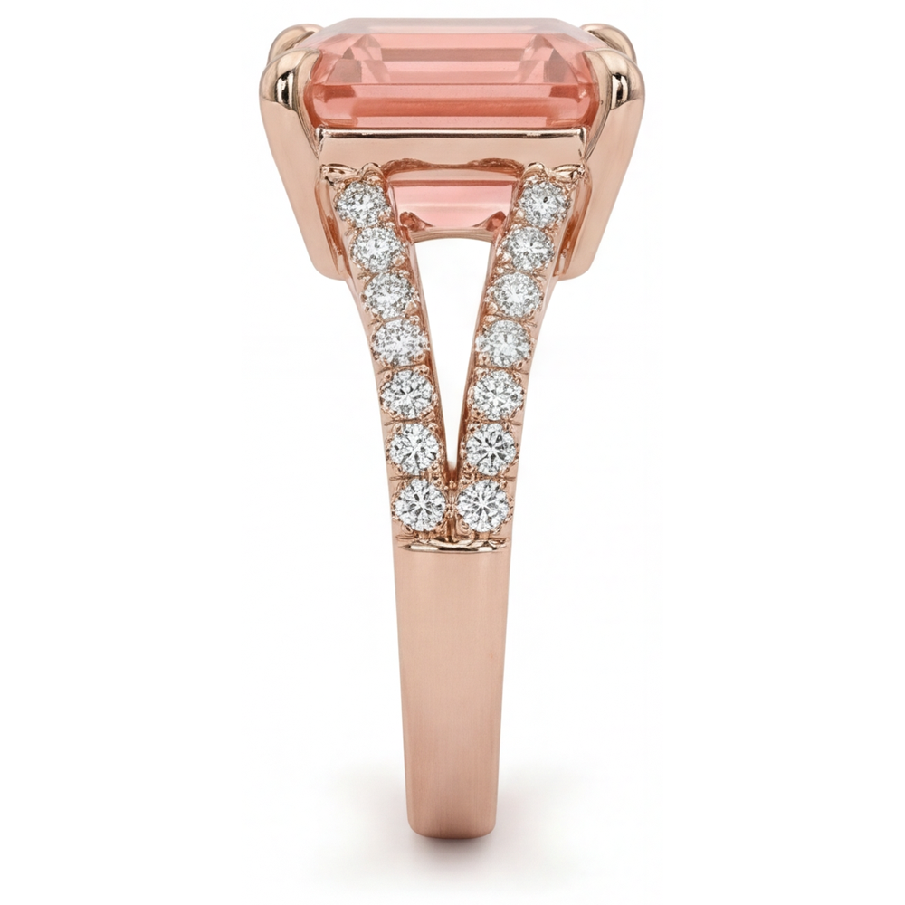 Anello con zaffiro Padparadscha da laboratorio da 4,3 carati taglio Asscher e pavé in Oro Rosa 14K