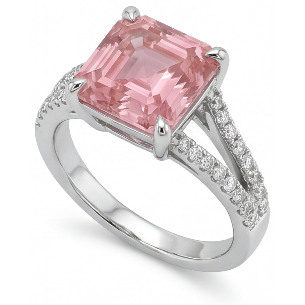 Anello di Fidanzamento con Zaffiro Padparadscha Pesca Naturale Taglio Asscher da 3,8 Carati e Pavé in Oro Bianco 14K