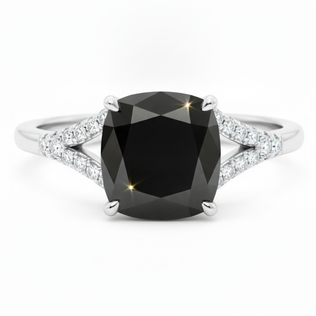 Anello con Diamante Nero Naturale Taglio Cuscino da 3,2 Carati Pavé Cattedrale in Oro Bianco 14K