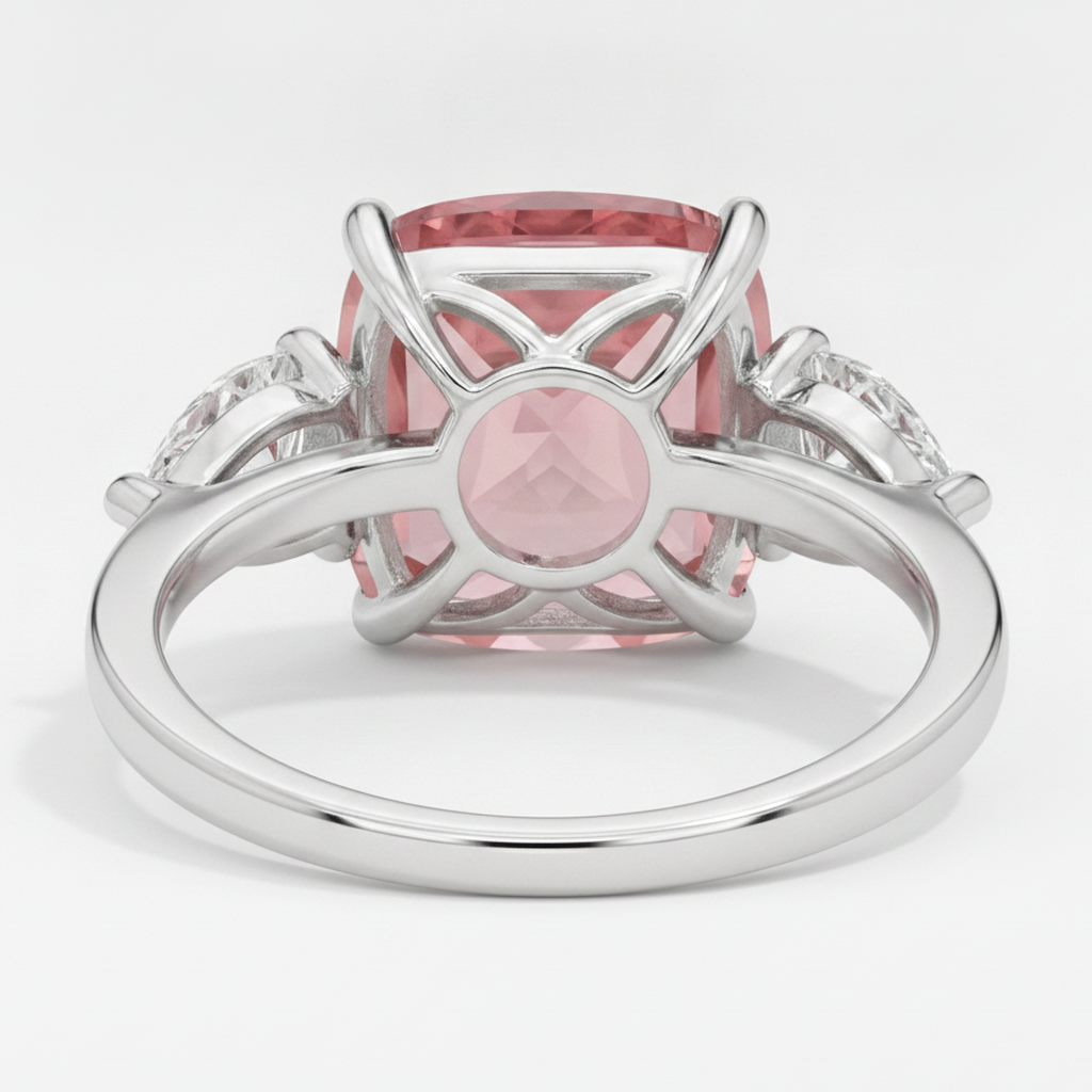Anello a tre pietre con zaffiro Padparadscha naturale taglio cuscino da 3,6 carati in platino