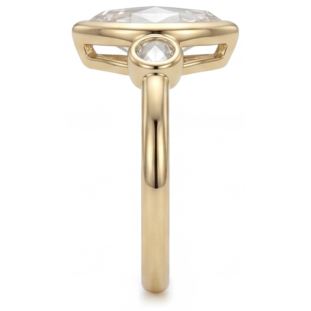 Diamante Taglio Marquise Anello Tre Pietre in Oro Giallo 14K – vista angolare