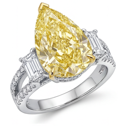 Diamante Canarino Purezza VVS Trilogia 4 carati in Oro Due Toni