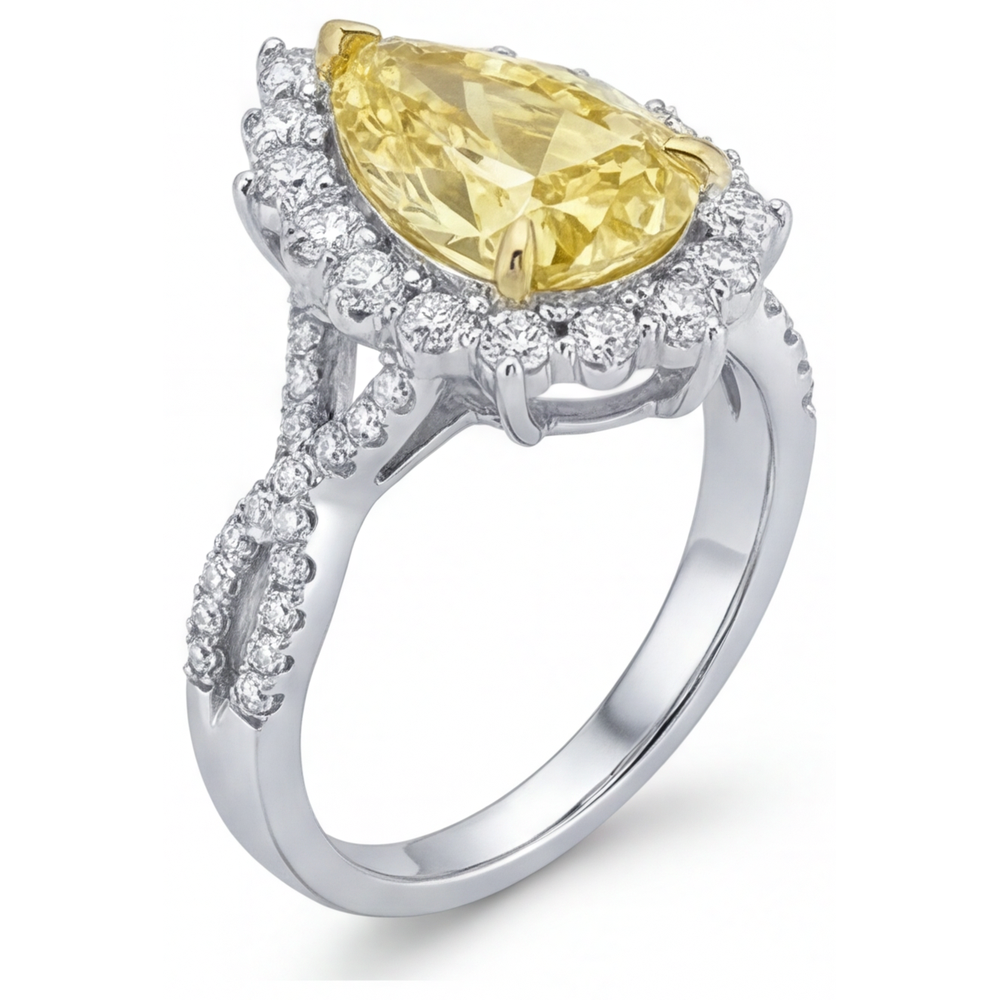 Diamante Giallo Canarino Taglio a Pera Anello con Pavé Halo in Oro 14 Carati Bicolore – vista angolare