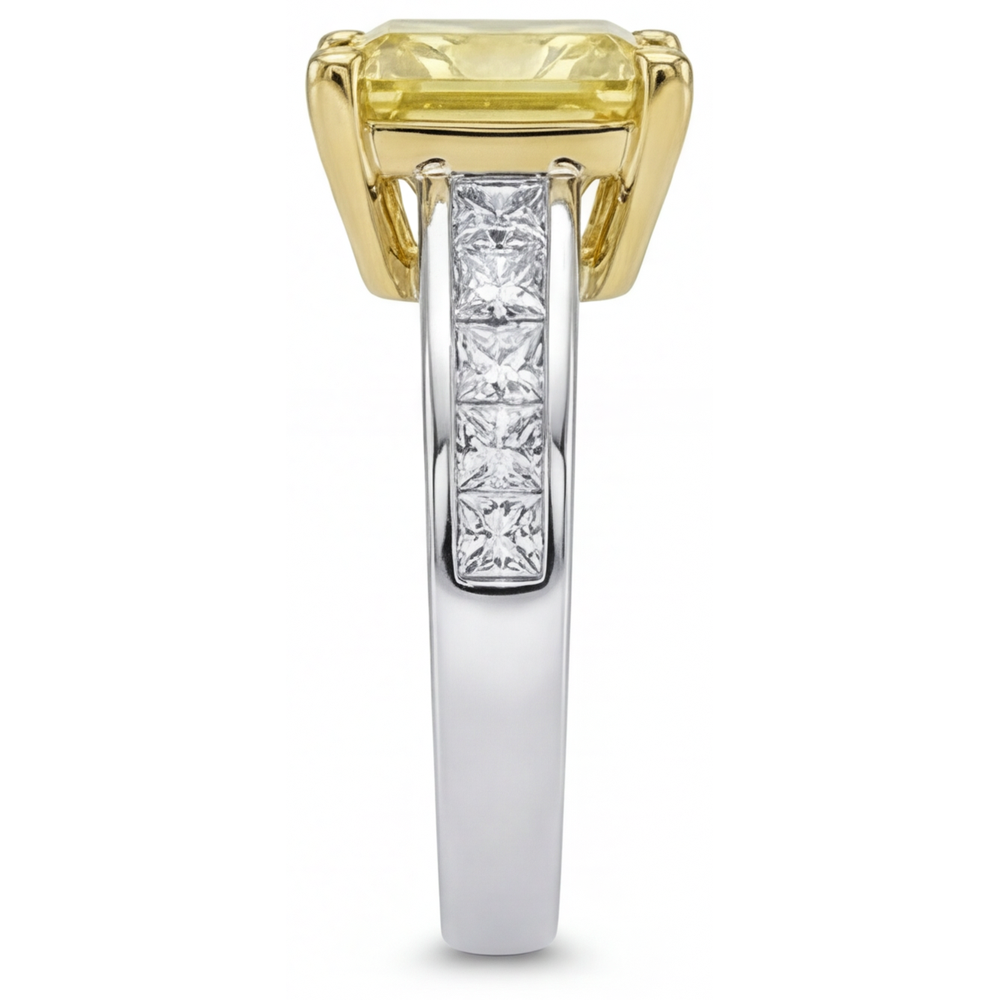 Diamante Giallo Canarino Anello con Pavé Halo – vista posteriore