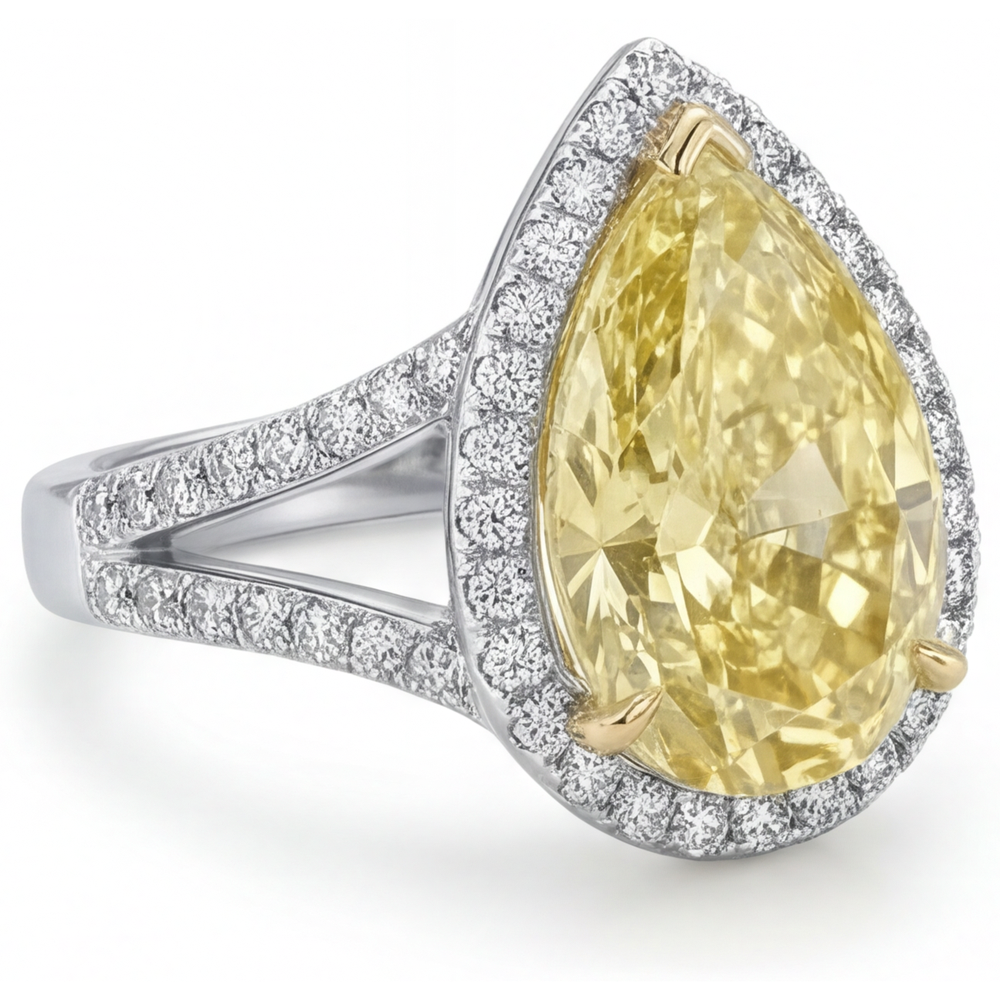 Di lusso Diamante Giallo Fancy Anello di Fidanzamento Halo 3 carati – vista angolare