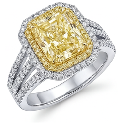 Elegante Anello di Fidanzamento Halo – Diamante Giallo Fancy 5