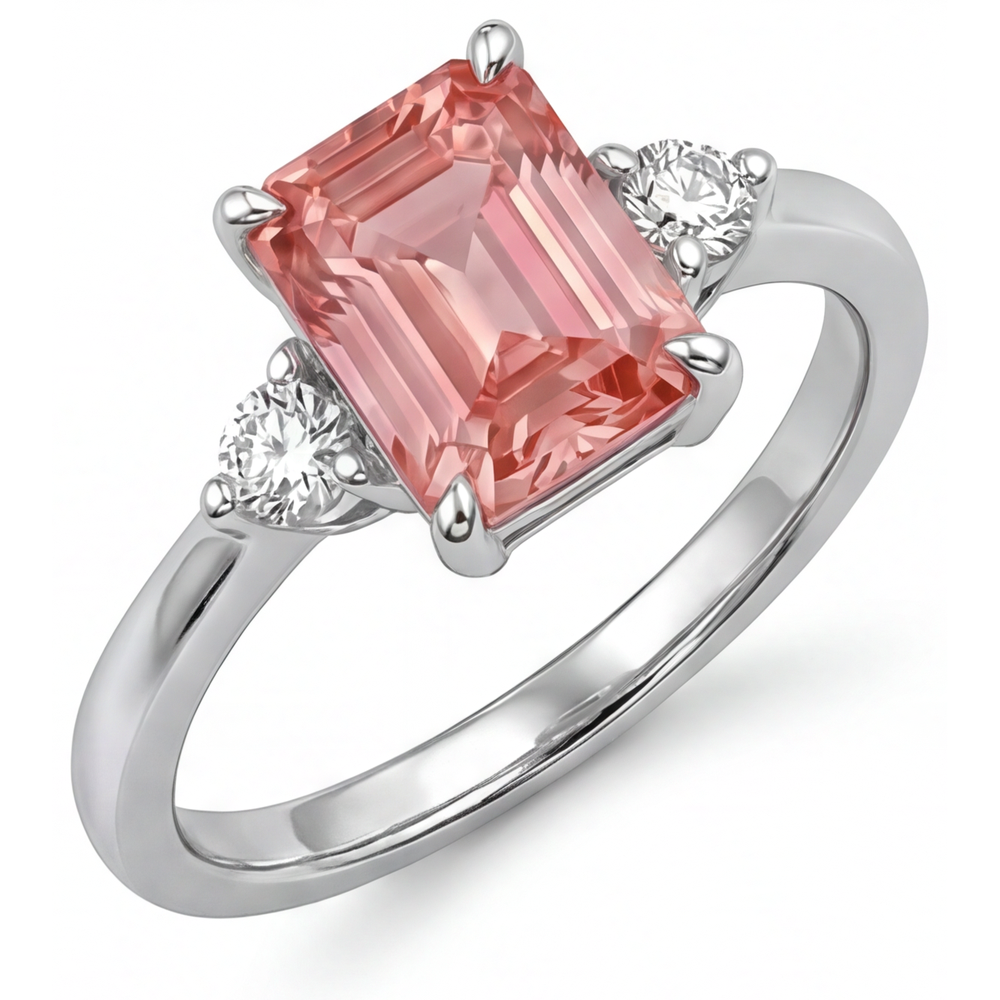 Anello a Tre Pietre in Oro Bianco 14K con Zaffiro Padparadscha Naturale Taglio Smeraldo da 2,9 Carati