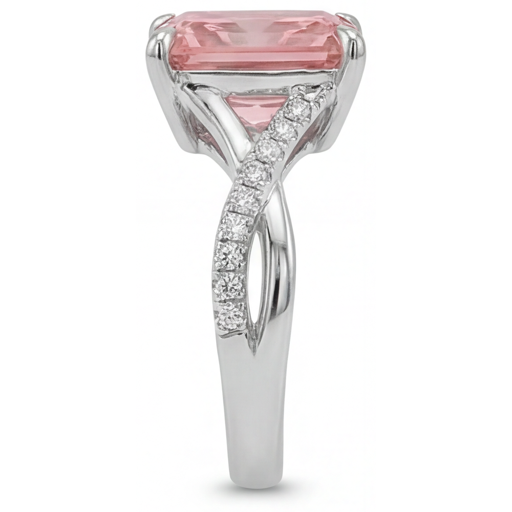 Anello bypass in Oro Bianco 14K con zaffiro padparadscha color pesca da 3,3 carati e smeraldo naturale