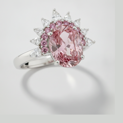 Anello di Fidanzamento in Platino con Pietra Preziosa Rosa Ovale Autentica e Semi Halo di Diamanti Fantasia