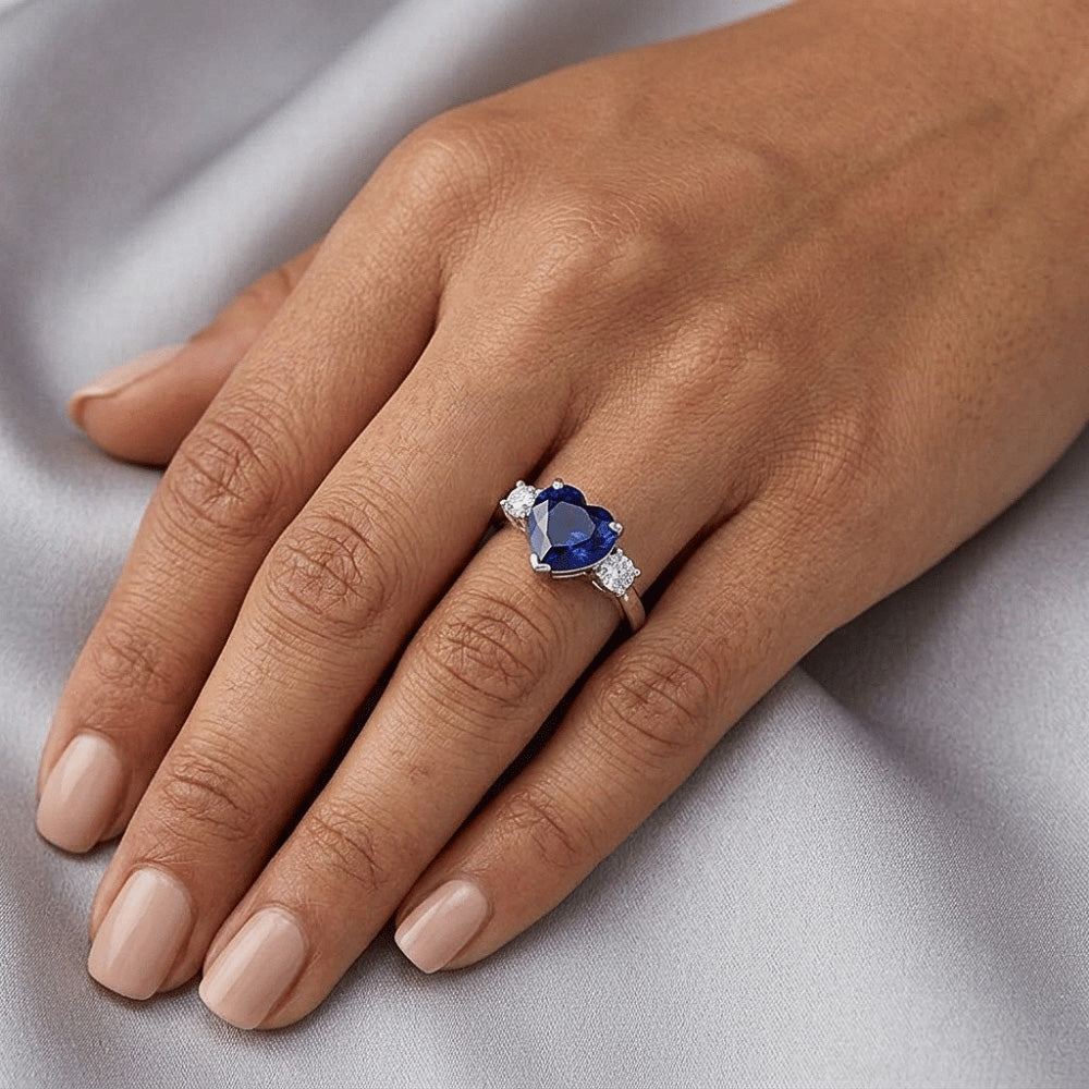 fede nuziale con cuore zaffiro blu 2 carati pietre tre intense in oro 14K