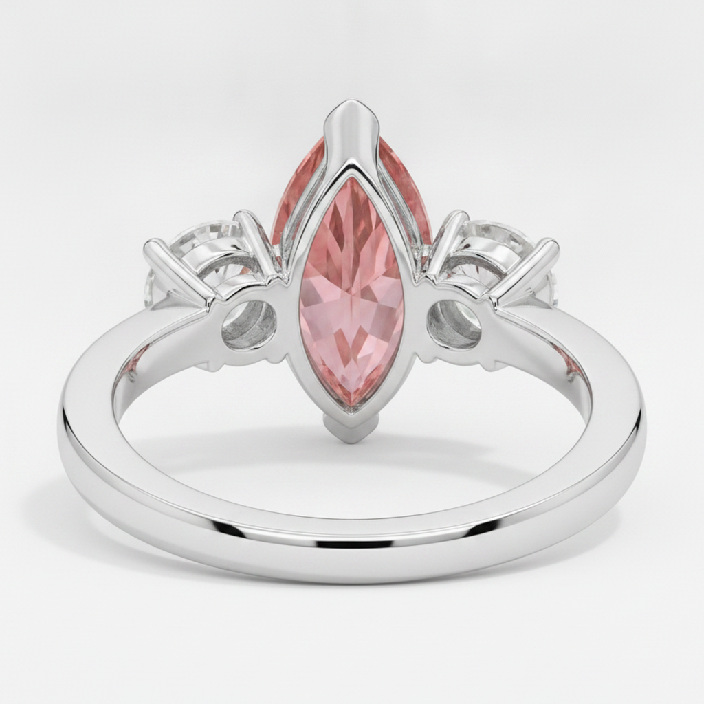 Anello in platino a tre pietre con zaffiro Padparadscha autentico taglio marquise da 3,1 carati