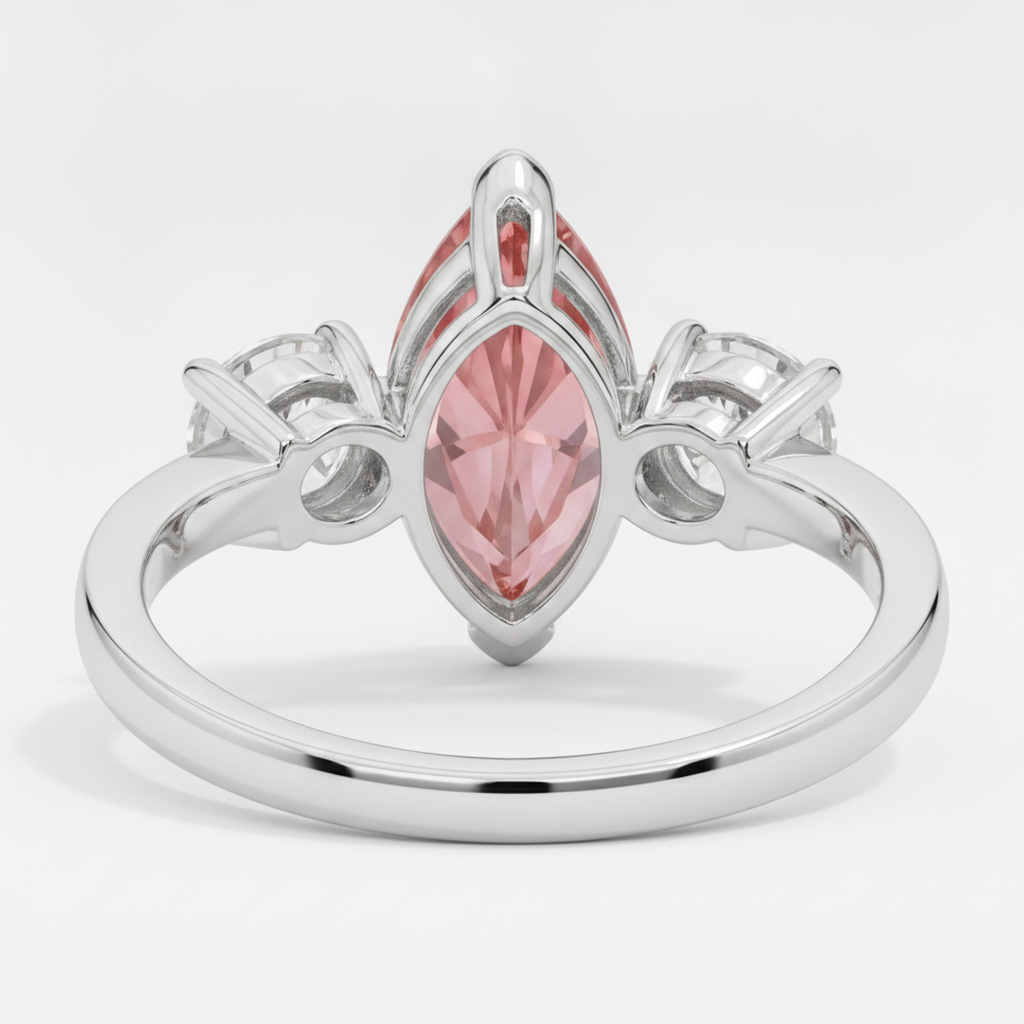 Anello in platino a tre pietre con zaffiro Padparadscha autentico taglio marquise da 3,1 carati