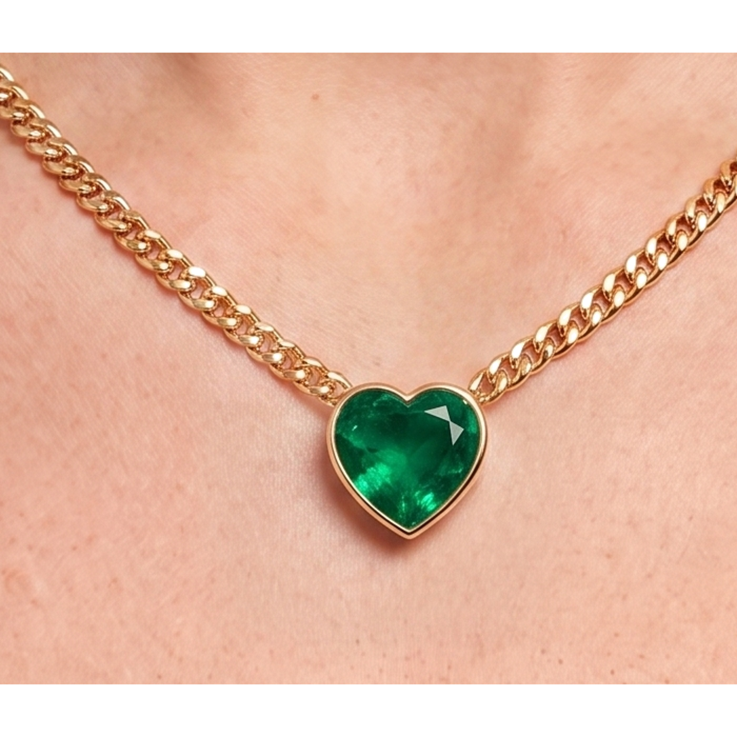 Collana a maglia cubana Miami in oro con pendente scorrevole a cuore e smeraldo da 6 carati
