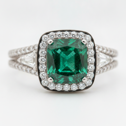 Anello di Fidanzamento Taglio Smeraldo 2,64 Carati Muzo Naturale a Doppio Gambo in Oro Bianco 18K