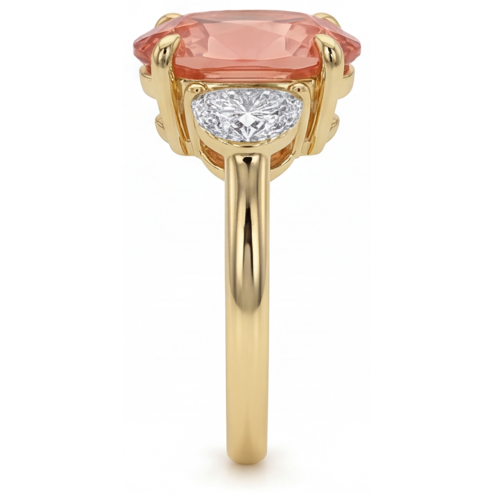 Anello a tre pietre in Oro Giallo 14K con zaffiro Padparadscha ovale naturale color pesca da 2,9 carati e mezze lune bianche