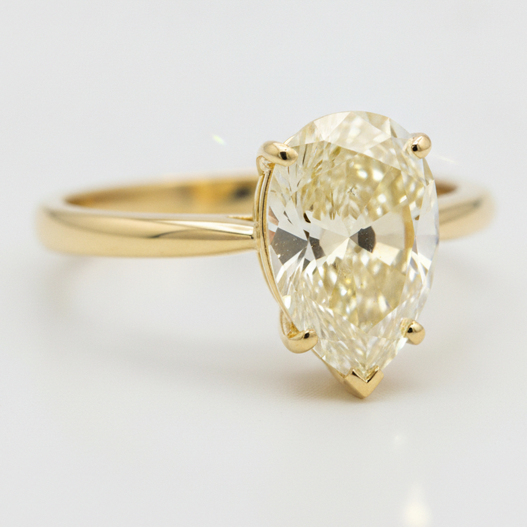 Anello di Fidanzamento Solitario con Larimar e Diamante a Goccia Giallo Fantasia Naturale da 2 Carati in Oro 18K
