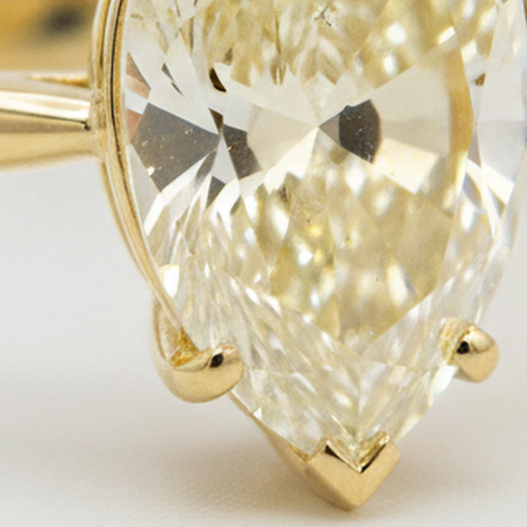 Anello di Fidanzamento Solitario con Larimar e Diamante a Goccia Giallo Fantasia Naturale da 2 Carati in Oro 18K