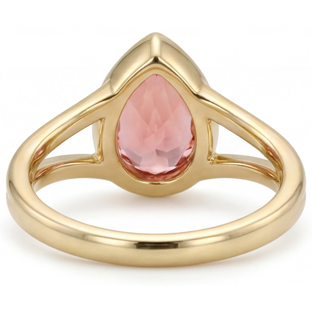 Anello Solitario con Lunetta in Oro Giallo 14K con Zaffiro Padparadscha Naturale a Goccia Color Pesca da 2 Carati