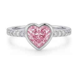 Anello con diamante rosa taglio a cuore da 2,35 carati