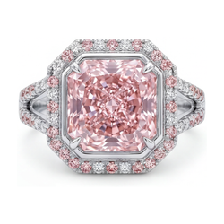 Anello con diamante rosa da 4,6 carati taglio radiant