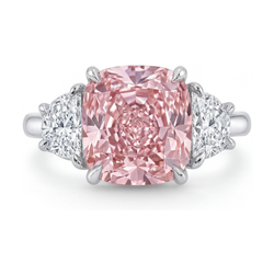 Anello con diamante rosa taglio a cuscino da 5,2 carati