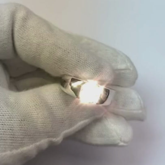 Splendido anello solitario con diamante da 2 carati in oro