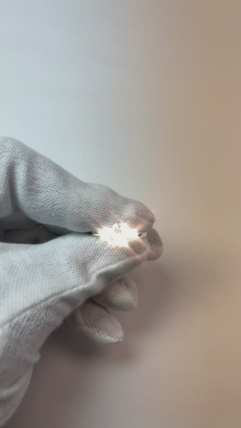 2.01 Ct.  Anello Ovale Con Tre Genuino Diamanti E Tre Pietre In Oro Bianco Novità