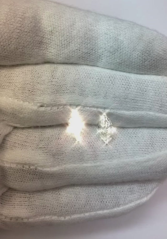 Orecchino a bottone con diamante taglio marquise da 2 carati in oro bianco massiccio