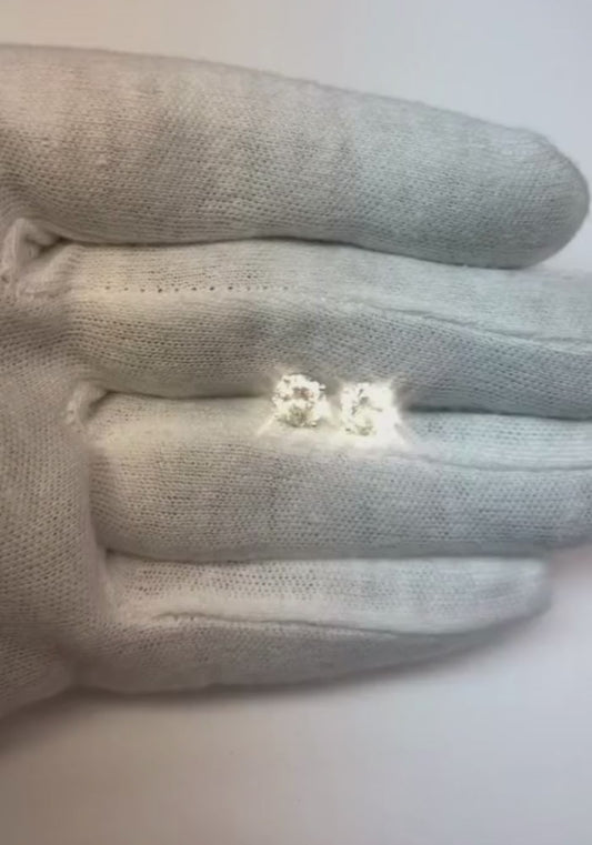 Orecchino a bottone con diamante da 2 carati in oro bianco massiccio 14K