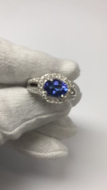 Anello di fidanzamento con tanzanite ovale e diamanti tondi 3.50 carati Novità