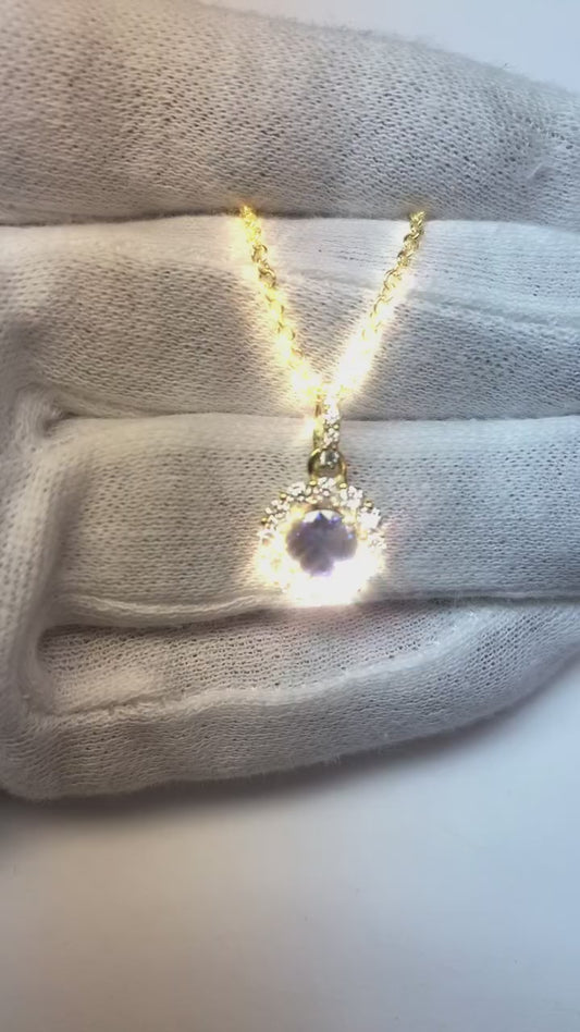 Collana con pendente in zaffiro blu rotondo da 2 carati e diamanti in oro 14K