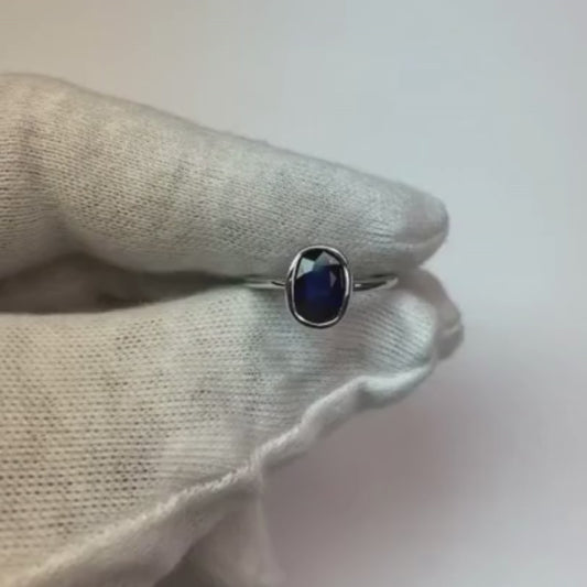 Solitaire Cushion Zaffiro Anello Bezel Set 2 Carati Gemstone Jewelry