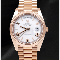 Rolex Day-Date 228235 40 mm Orologio in Oro Rosa con Quadrante Bianco e Numeri Romani
