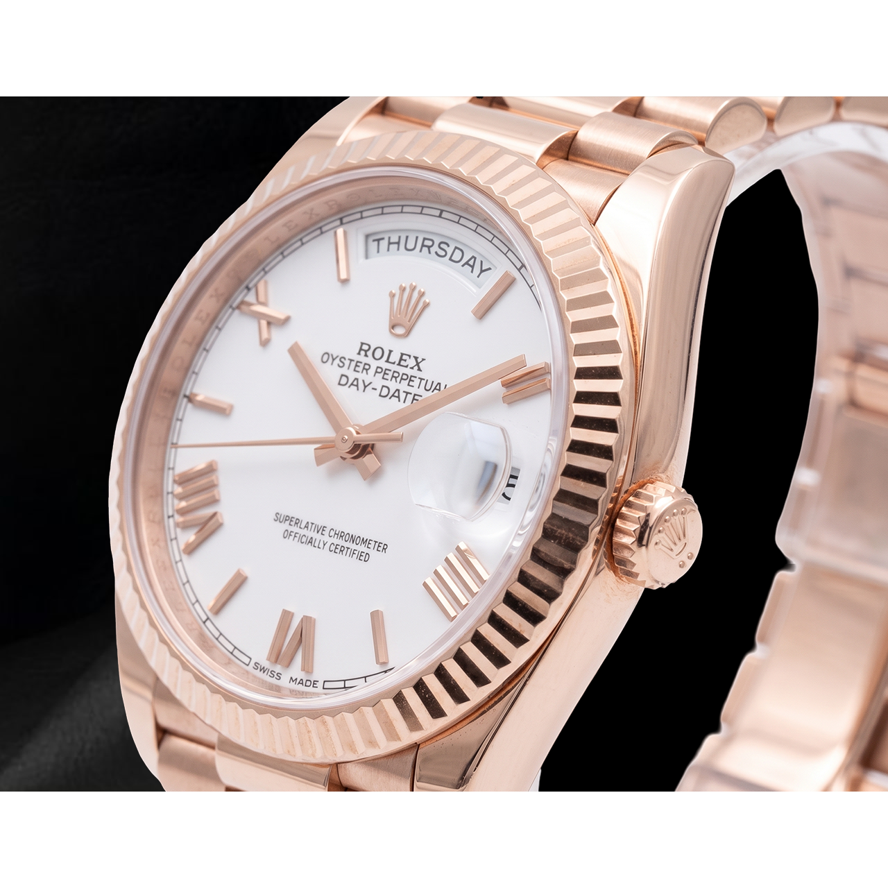 Rolex Day-Date 228235 40 mm Orologio in Oro Rosa con Quadrante Bianco e Numeri Romani