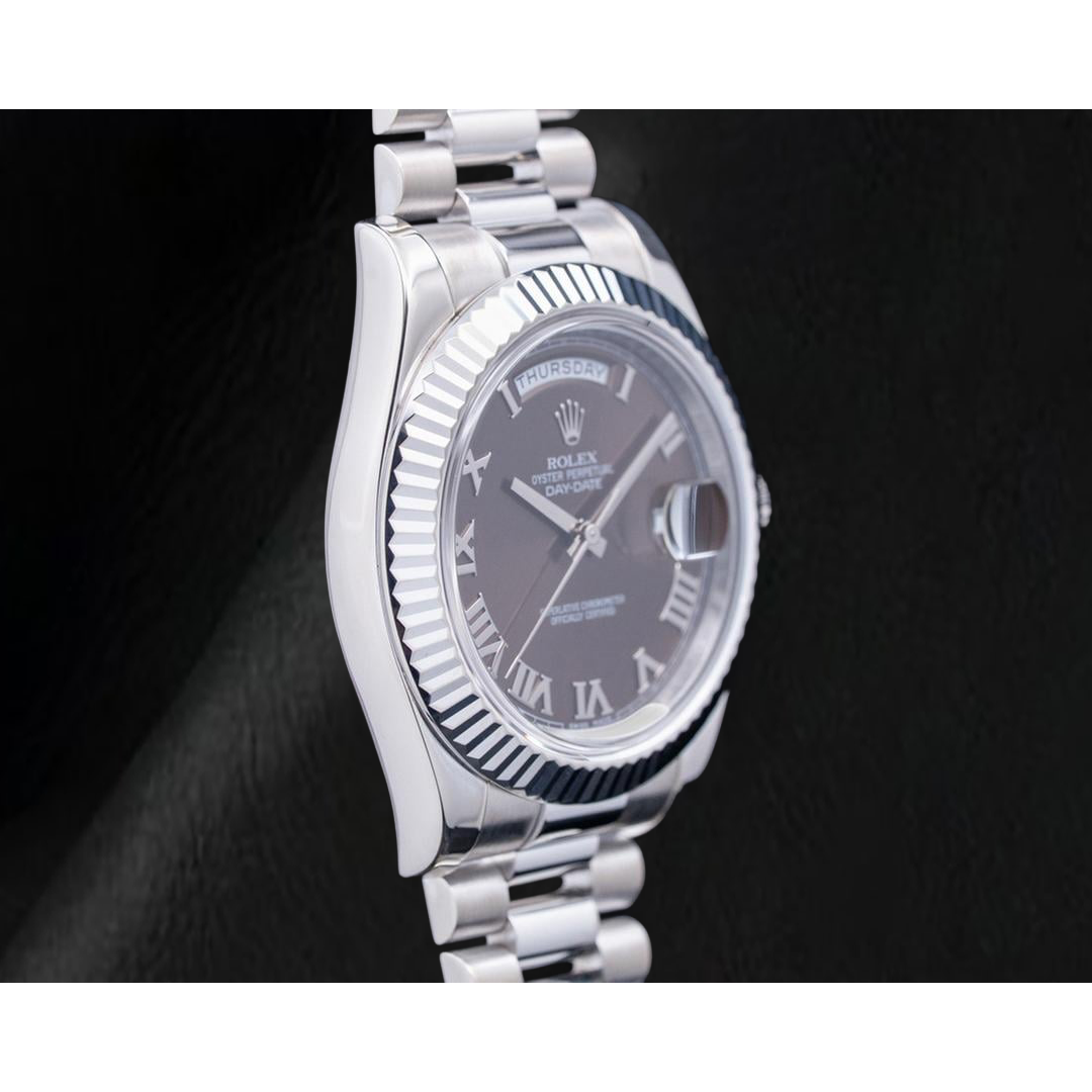Rolex Day-Date II 41 mm 218239 Quadrante Cioccolato con Numeri Romani in Oro Bianco 18 Carati Bracciale President