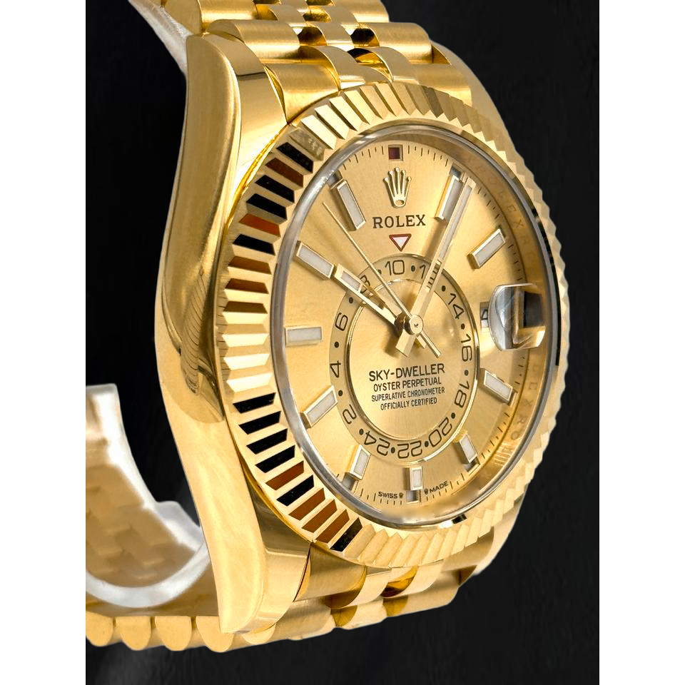 Rolex Sky-Dweller 336938 42 mm Orologio in Oro Giallo con Quadrante Champagne