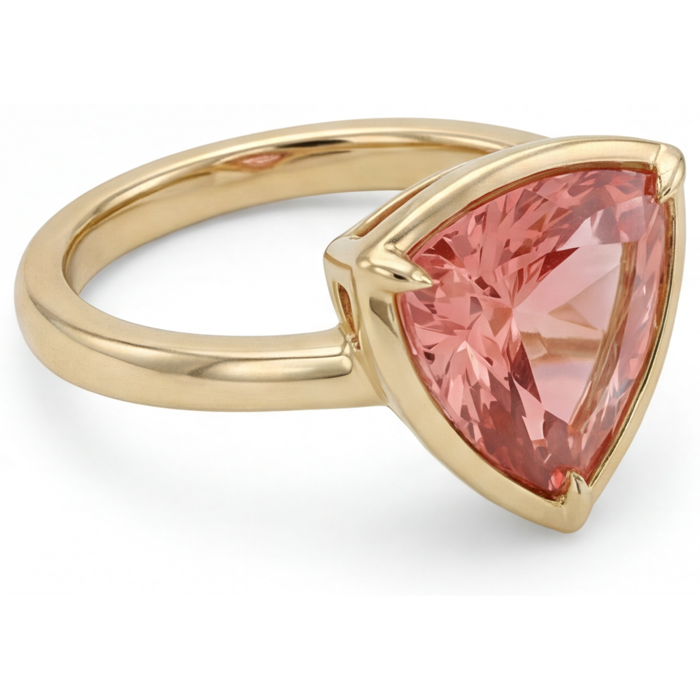 Anello Solitario con Zaffiro Padparadscha Naturale da 2,5 Carati Taglio Trillion in Oro Giallo 14K
